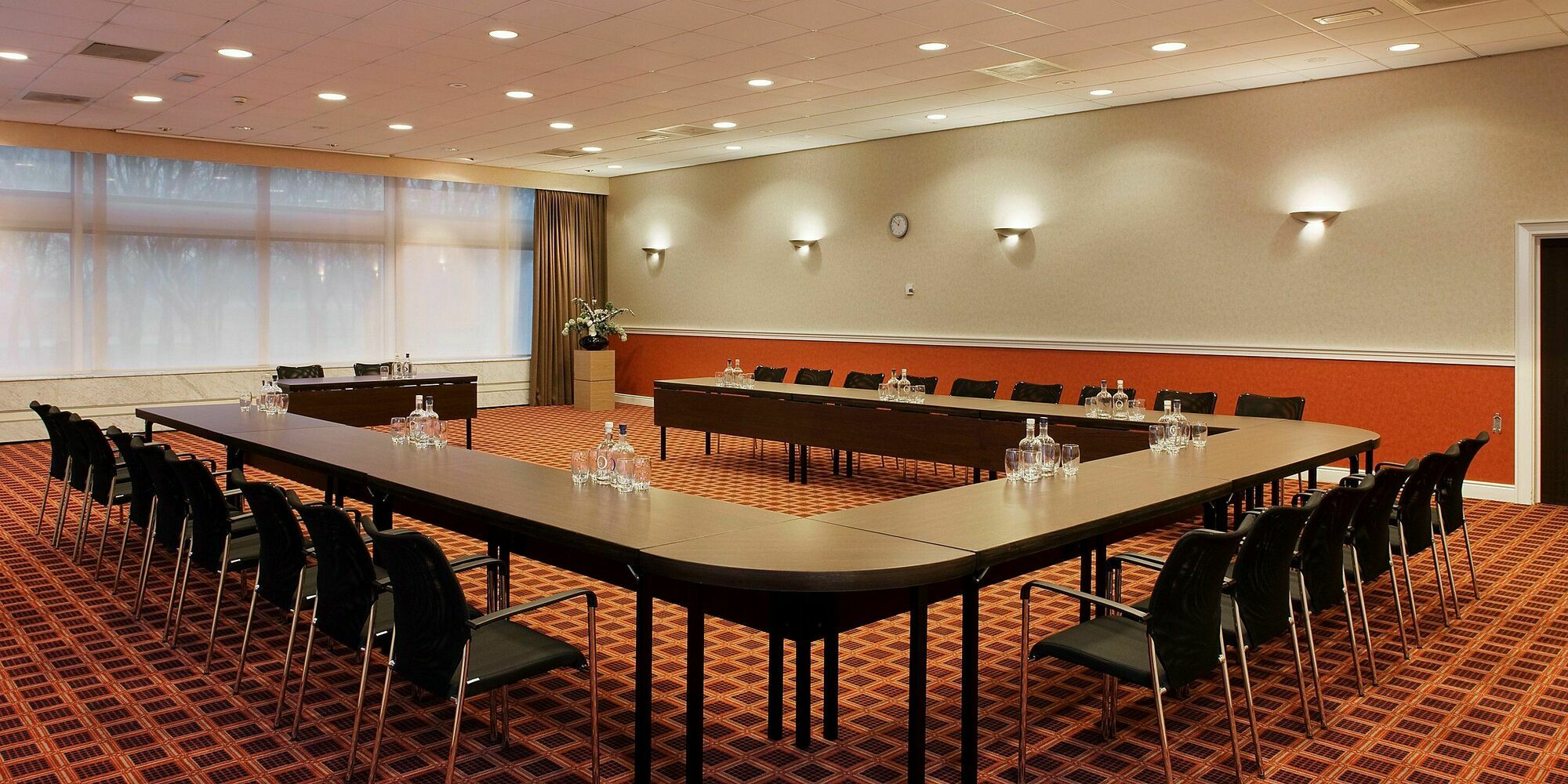 Holiday Inn Амстердам Бізнес фото